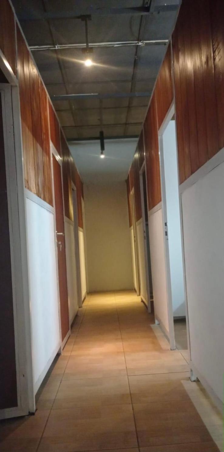 Watu Agung Guest House ماجلانج الغرفة الصورة